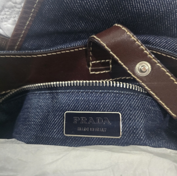Prada good condition - Picture 4 of 6